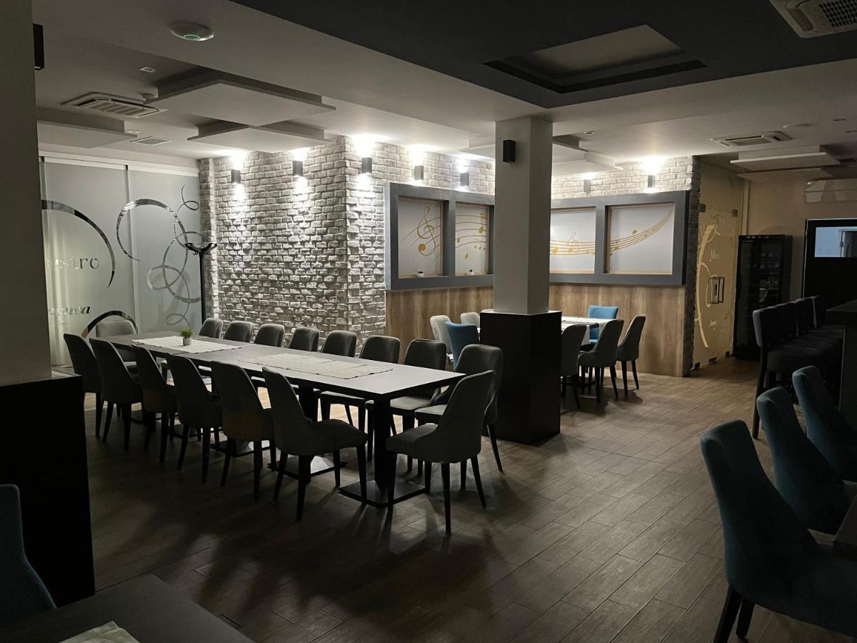 Maestro - Rooms & Restaurant Vukovar Exterior foto